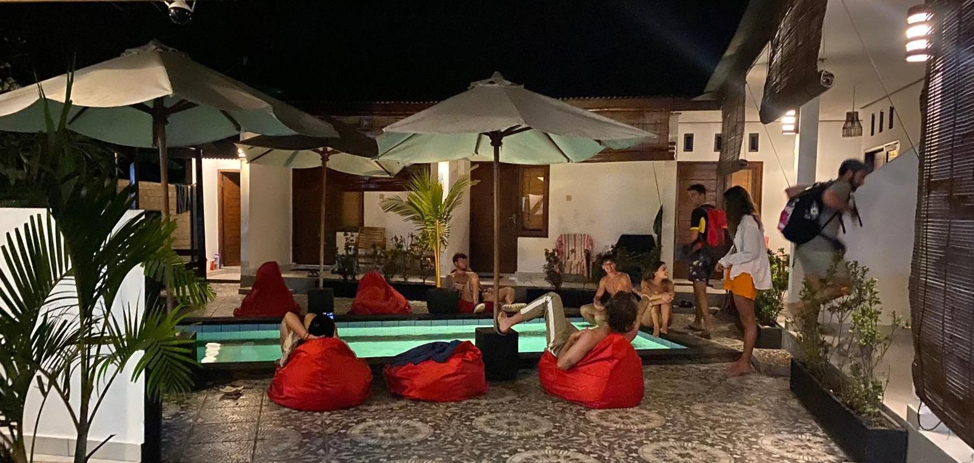 Cape Rose2 Hotell Gili Trawangan Exteriör bild